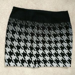 The Limited houndstooth skirt